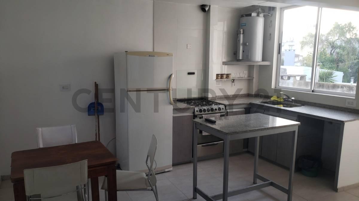 Foto de 66 Y 116 VENDEMOS - Departamento AMOBLADO 2 dormitorios - Refaccionado, imagen 5