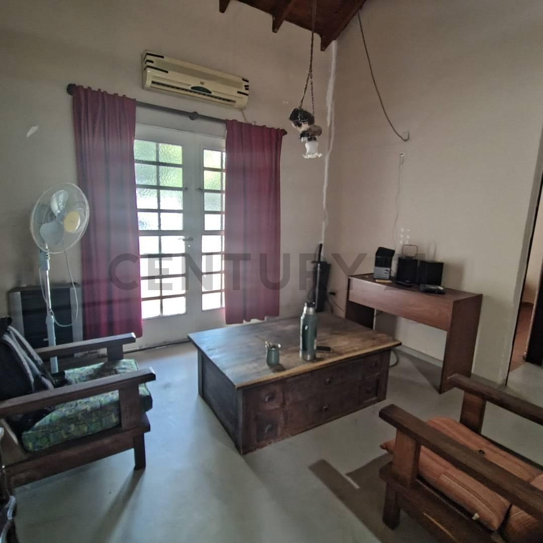 Foto de 12 entre 485 y 486 SE VENDE CASA CON 3 DORMITORIOS - QUINCHO Y PILETA, imagen 5