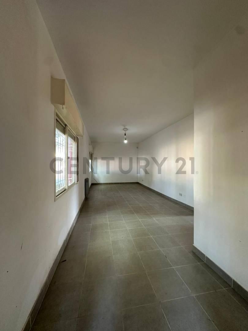 Foto de 85 Y 12 | DEPARTAMENTO DE 3 DORMITORIOS REFACCIONADO EN VENTA, imagen 2
