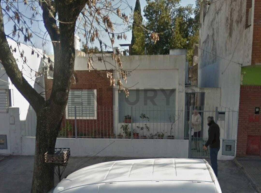 Foto de Calle 35 e/ 22 y 23 | Venta de Casa a reciclar, imagen 1