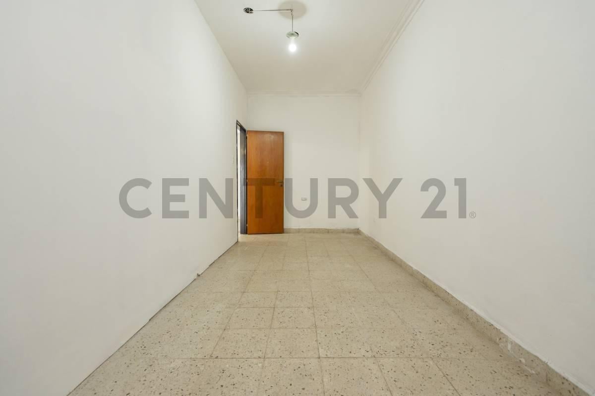 Foto de VENTA DE CASA DE 3 DORMITORIOS EN LOS HORNOS, imagen 2