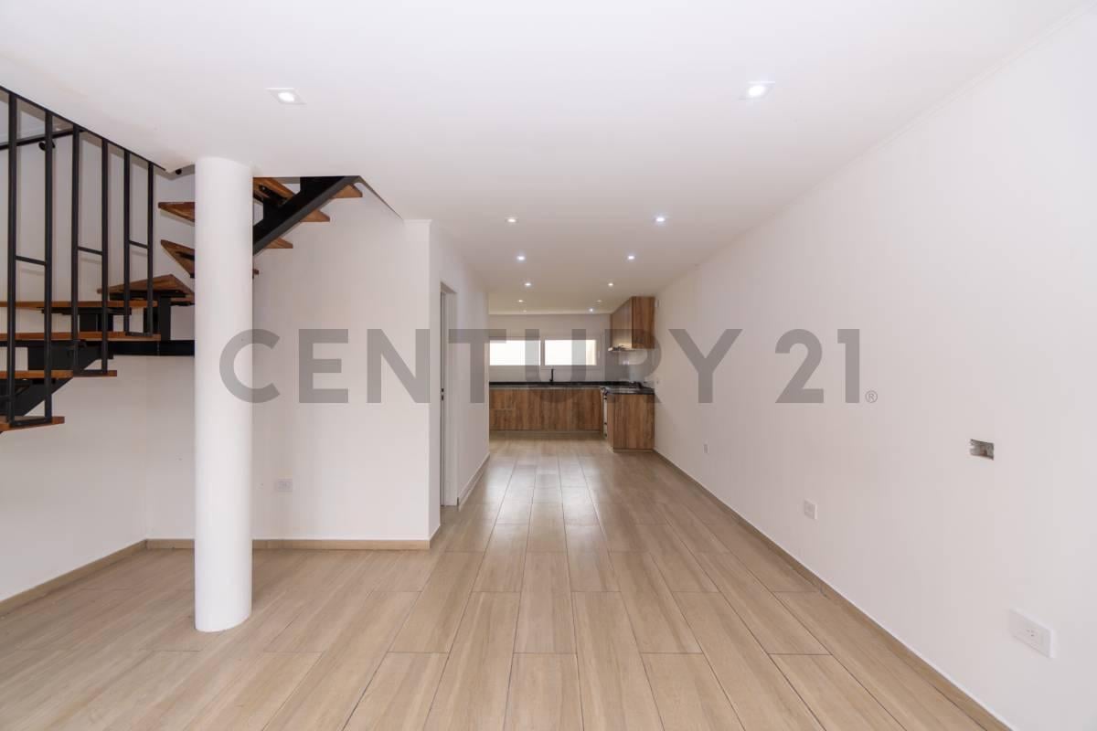 Foto de Casa en venta en La Plata tipo duplex a estrenar, imagen 3