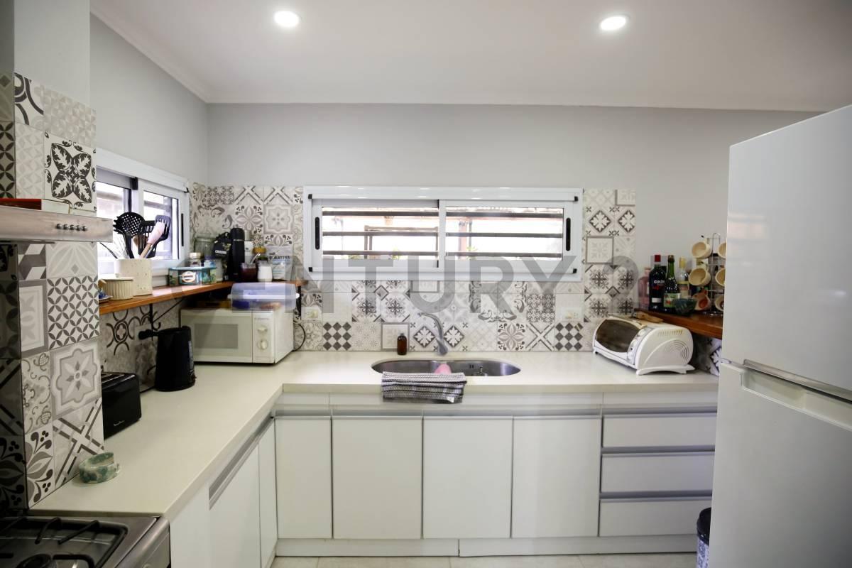 Foto de Casa en venta en City Bell de tres dormitorios, imagen 3