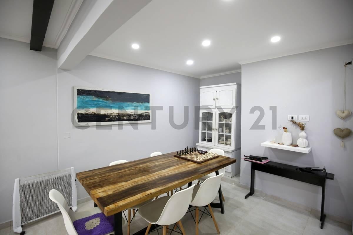 Foto de Casa en venta en City Bell de tres dormitorios, imagen 2
