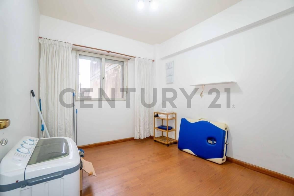 Foto de Departamento de 3 dormitorios en venta - La Plata, imagen 2