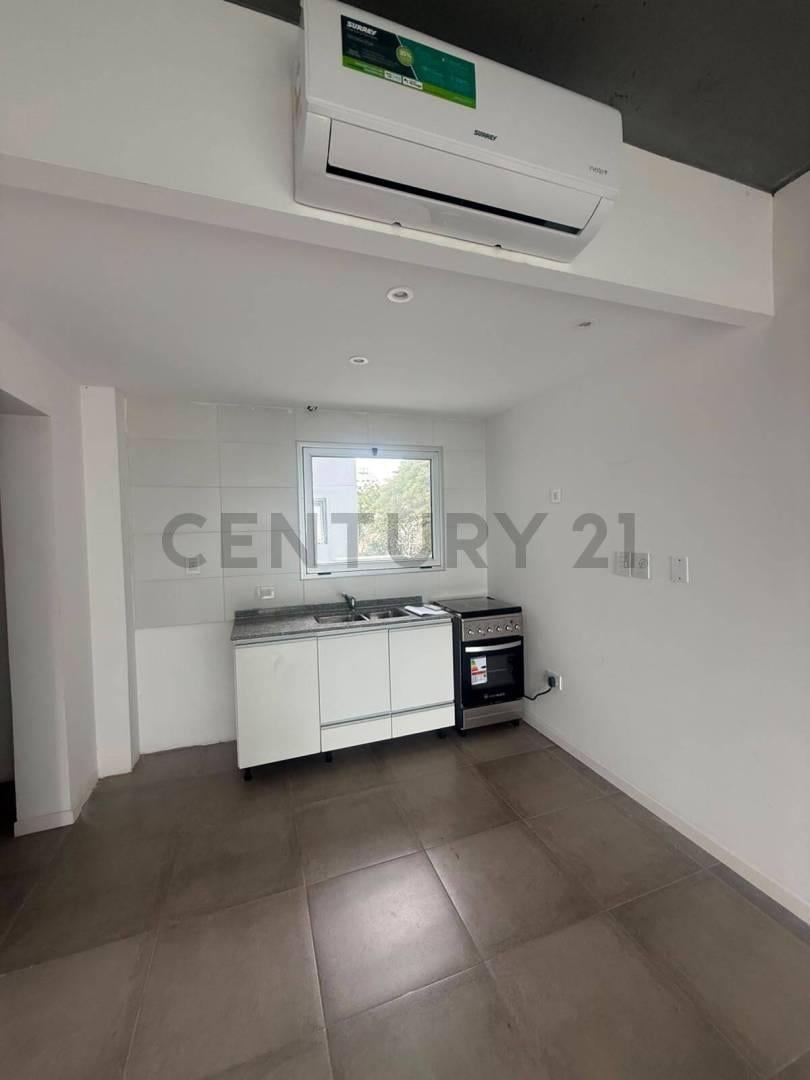 Foto de Departamento en alquiler en La Plata, imagen 2