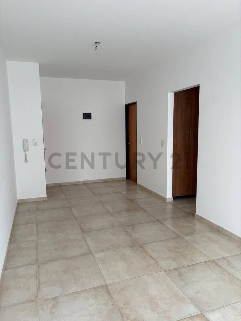 Foto de Departamento en alquiler en La Plata, imagen 3