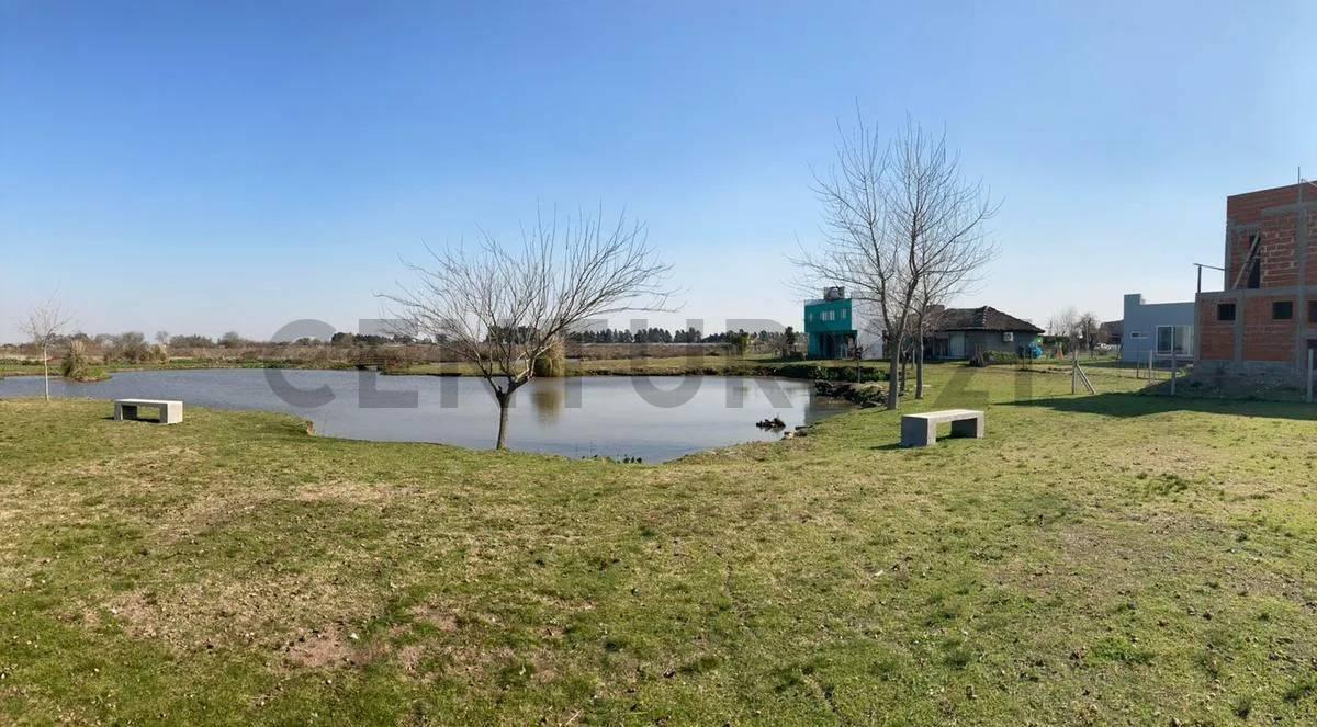 Foto de Lote en venta en La Plata, imagen 2