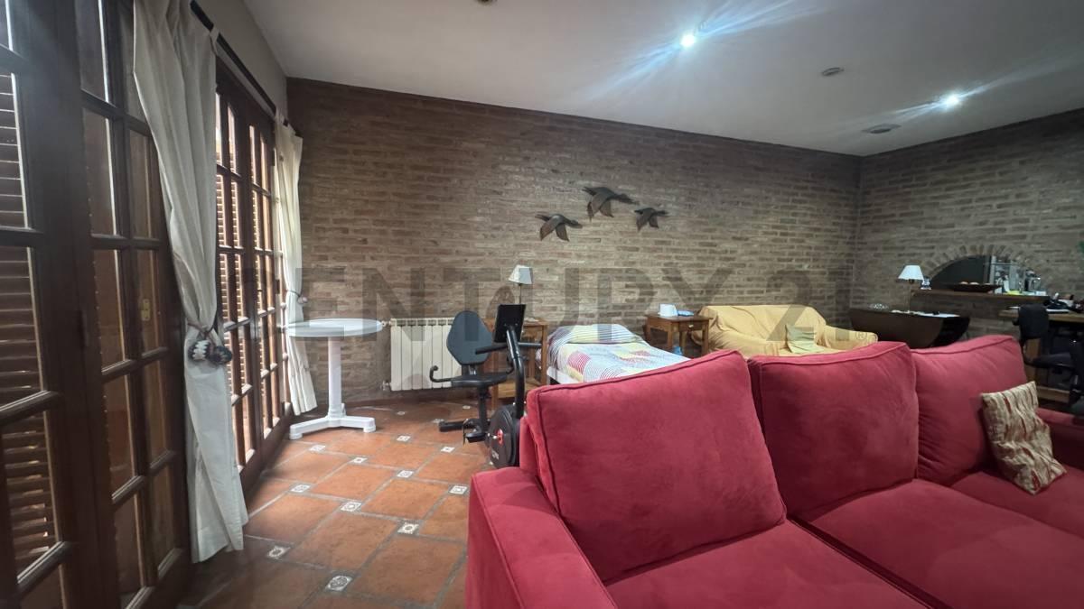 Foto de 56 entre 22 y 23 CASA 4 DORMITORIOS EN VENTA LA PLATA CON QUINCHO Y, imagen 5