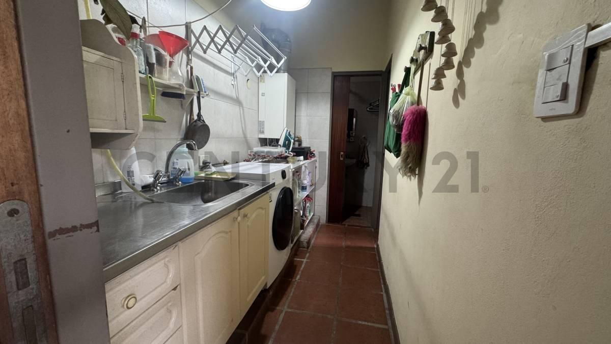 Foto de 56 entre 22 y 23 CASA 4 DORMITORIOS EN VENTA LA PLATA CON QUINCHO Y, imagen 3