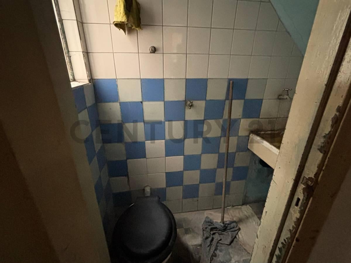 Foto de Local comercial con oficina en alquiler en La Plata, imagen 5