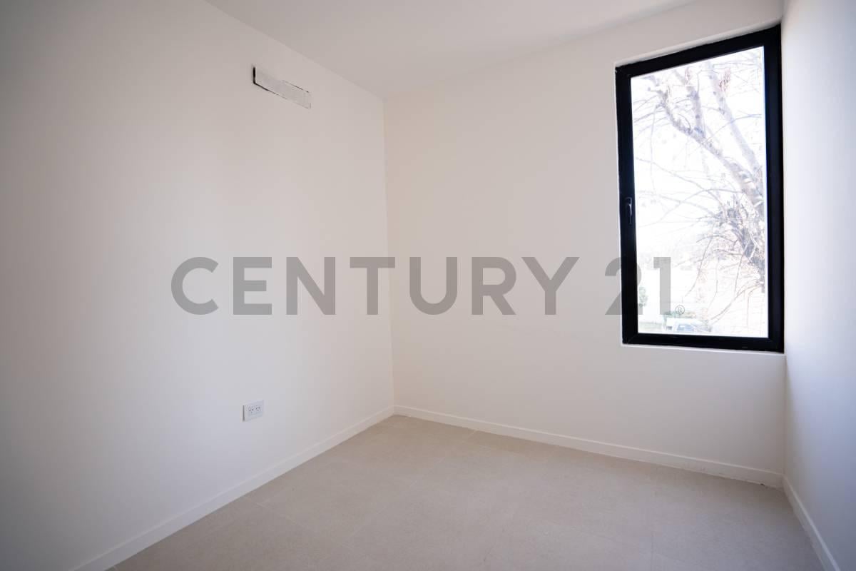 Foto de CASA EN VENTA EN LA PLATA DE DISEÑO PARQUE SAN MARTIN, imagen 4