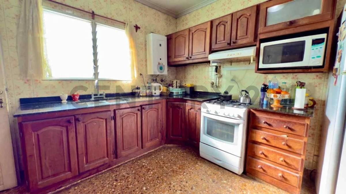 Foto de Casa en venta en La Plata de dos dormitorios con cochera y quincho, imagen 5