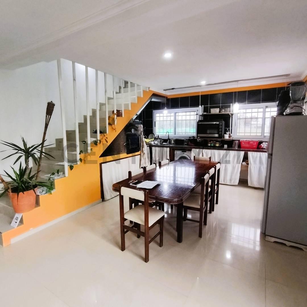 Foto de CASA EN VENTA EN LA PLATA, imagen 2
