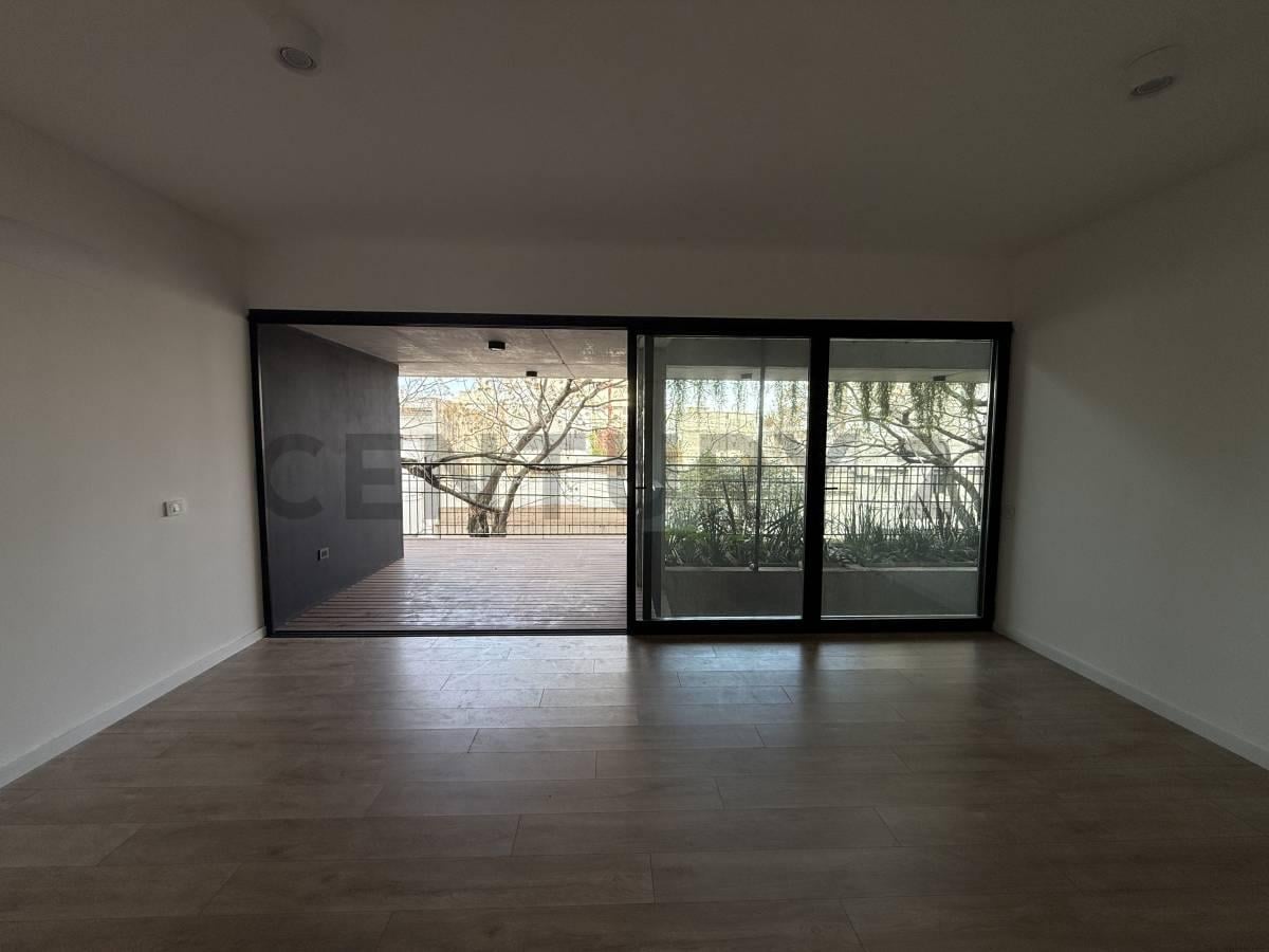 Foto de DEPARTAMENTO EN VENTA EN LA PLATA DE DOS DORMITORIOS CON COCHERA, imagen 2