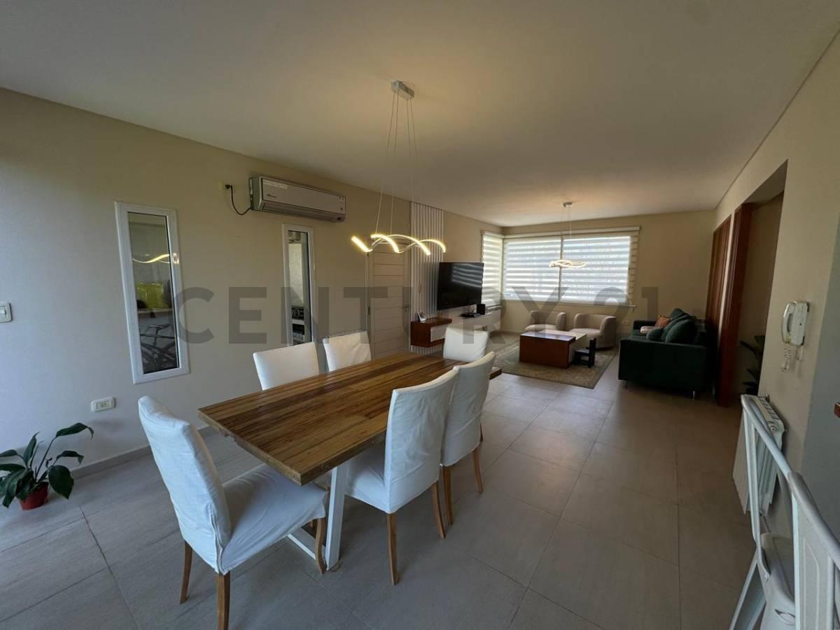 Foto de Casa en venta en El Quimilar City Bell 4 dormitorios, pileta y parque, imagen 5