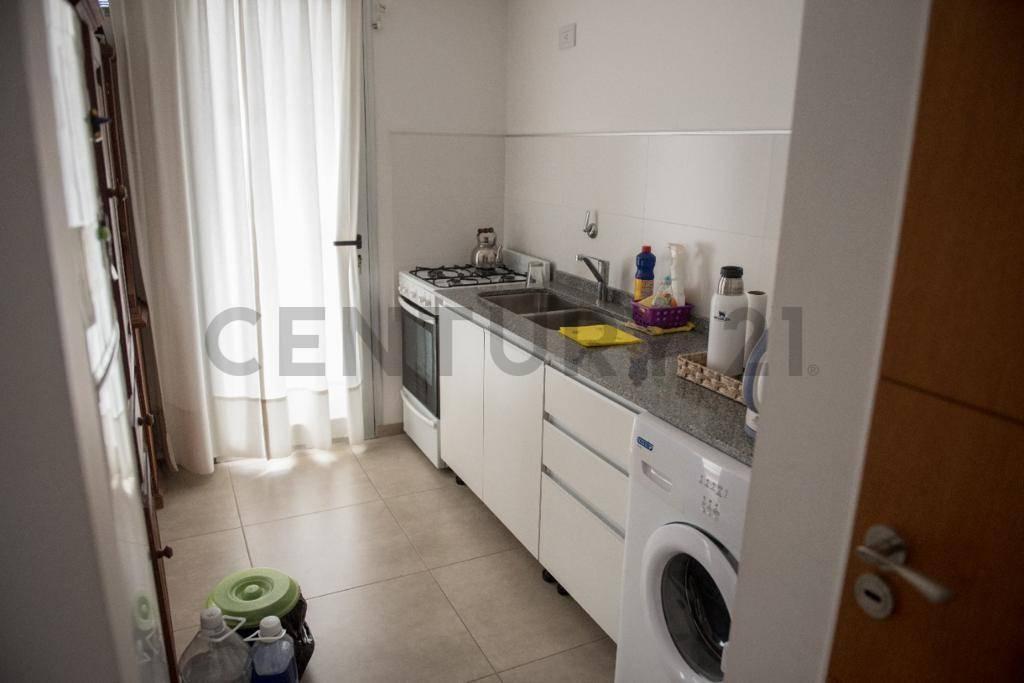 Foto de DEPARTAMENTO EN VENTA EN LA PLATA DE 2 DORMITORIOS, imagen 4
