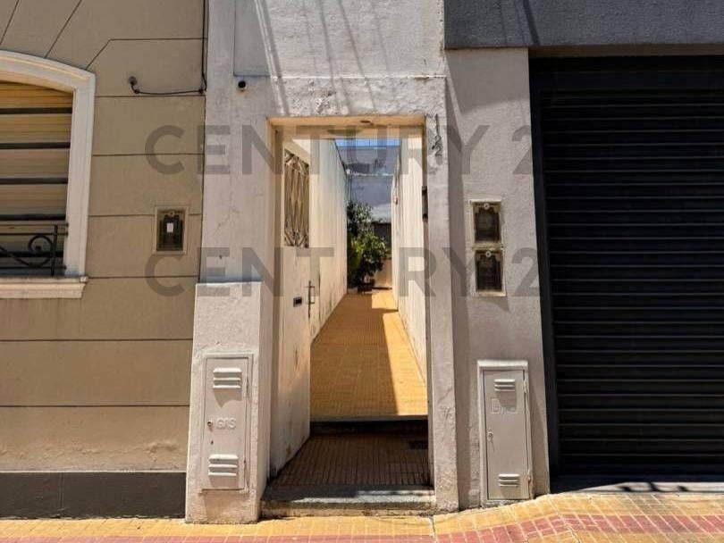 Foto de CALLE 68 E/ 17 Y 18 | CASA A RECICLAR 247 MTS2 DE LOTE A METROS DE AV, imagen 3