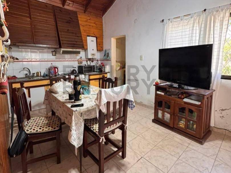 Foto de CALLE 68 E/ 17 Y 18 | CASA A RECICLAR 247 MTS2 DE LOTE A METROS DE AV, imagen 5