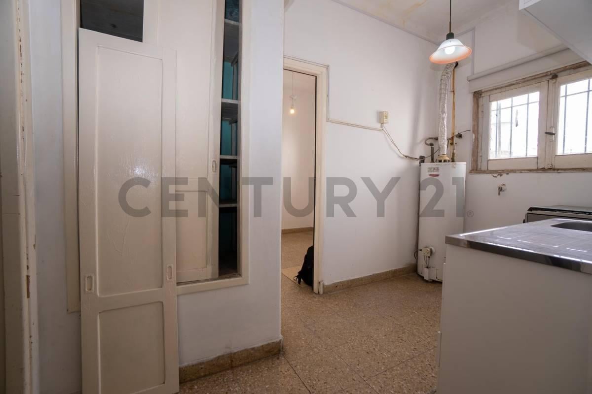 Foto de 41 ENTRE 17 Y 18 CASA MAS LOCAL Y DEPARTAMENTOS EN VENTA LA PLATA, imagen 1