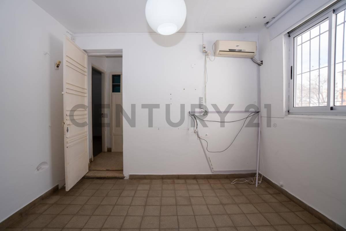 Foto de 41 ENTRE 17 Y 18 CASA MAS LOCAL Y DEPARTAMENTOS EN VENTA LA PLATA, imagen 5