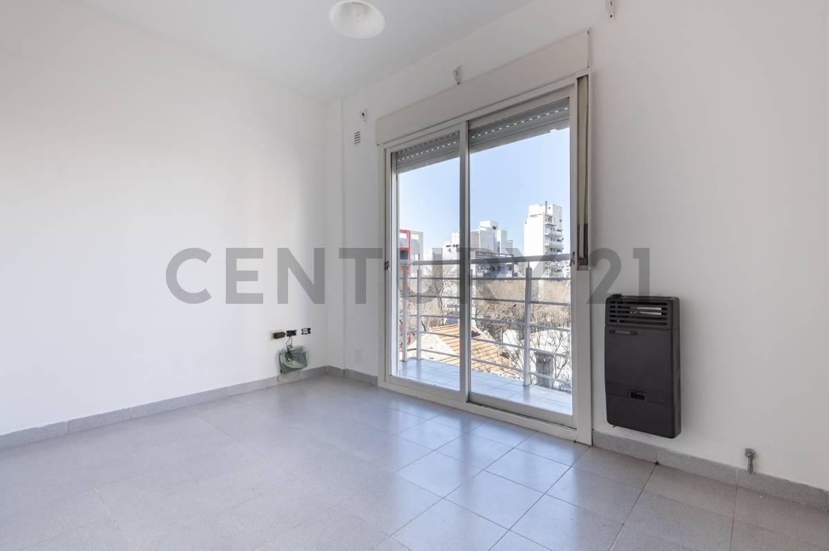 Foto de Departamento en venta en La Plata tipo monoambiente con balcon, imagen 2