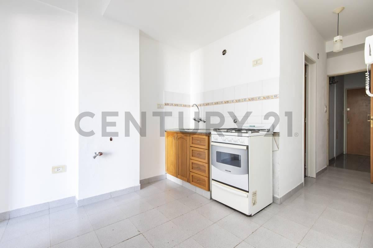 Foto de Departamento en venta en La Plata tipo monoambiente con balcon, imagen 3
