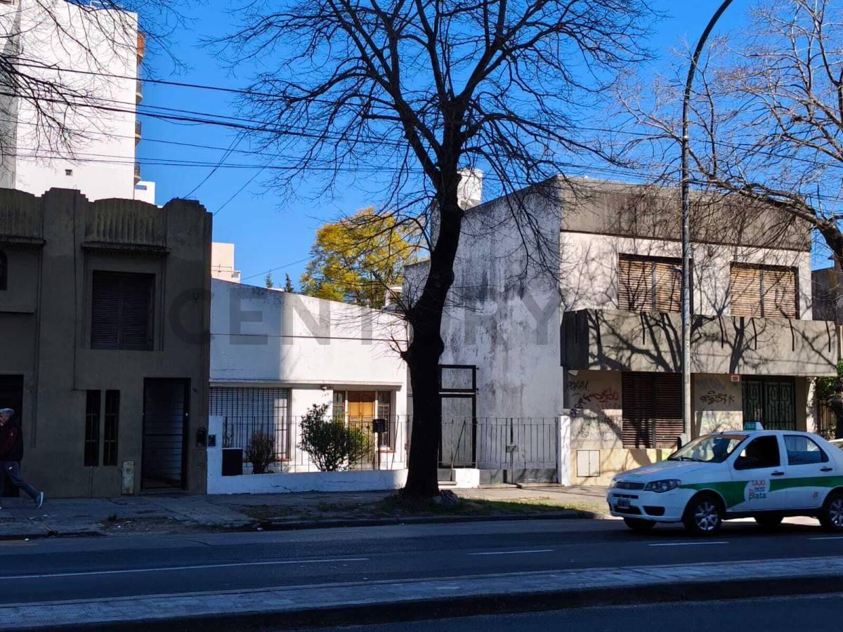 Foto de Lote en venta en La Plata para constructor sobre avenida 7, imagen 5