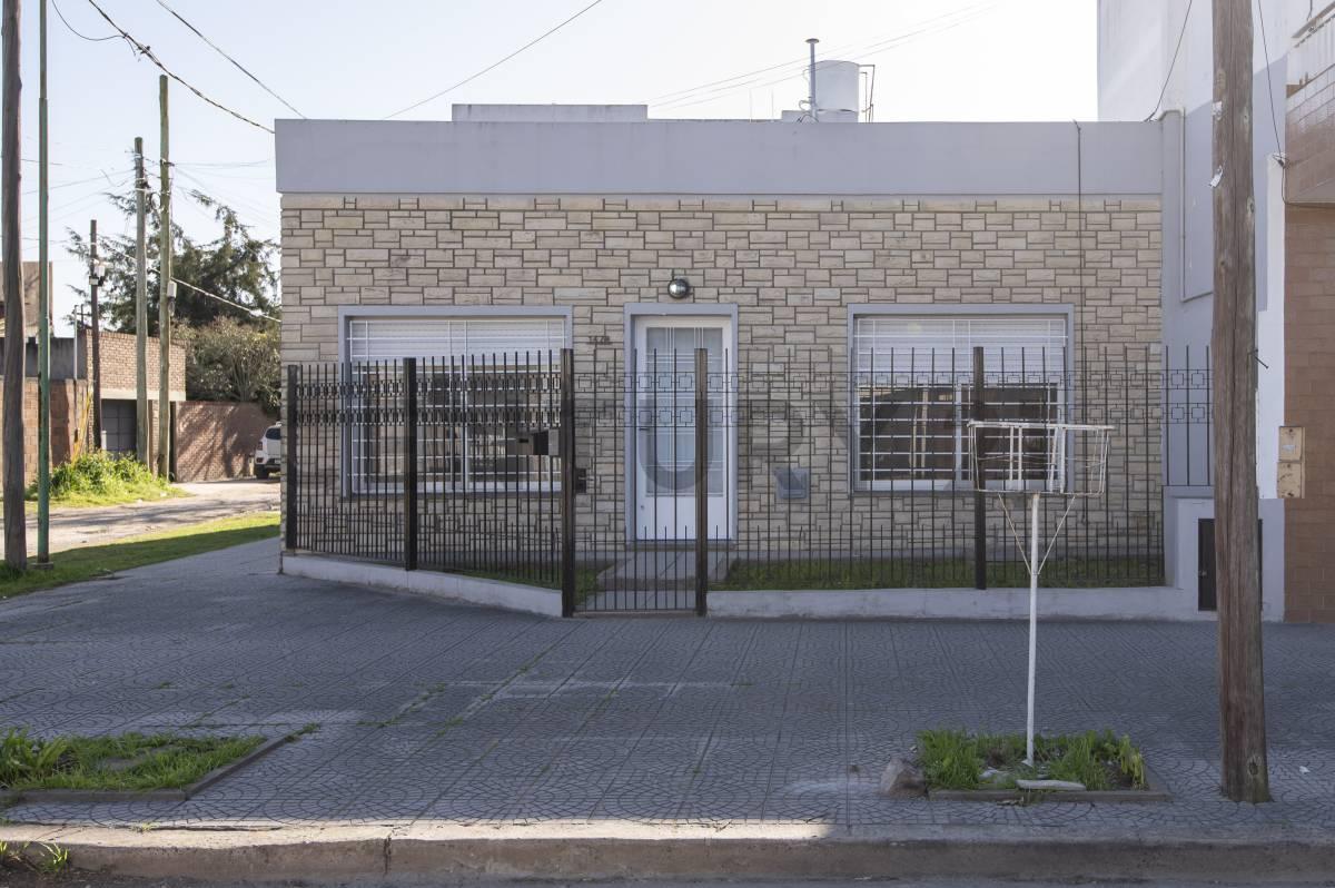 Foto de CASA EN VENTA EN LOS HORNOS DE 3 DORMITORIOS, imagen 1