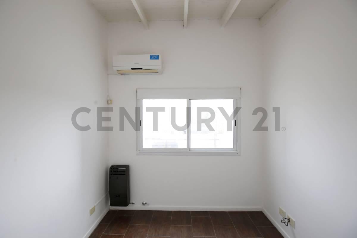 Foto de Dúplex en alquiler en City Bell de 3 dormitorios con parque, cochera y, imagen 4