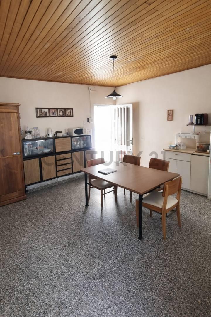 Foto de 17 e/ 38 y 39 Departamento en PH con patio propio, imagen 2