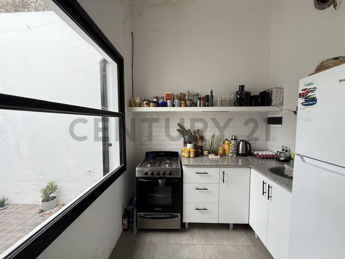 Foto de PH EN VENTA EN LA PLATA REFACCIONADO, imagen 3