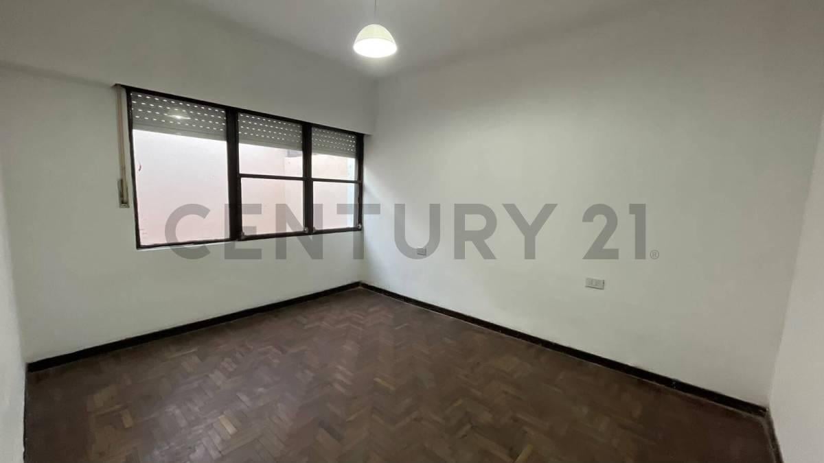 Foto de PH en Alquiler 2 Dormitorios calle 54 entre 30 y 31, imagen 2