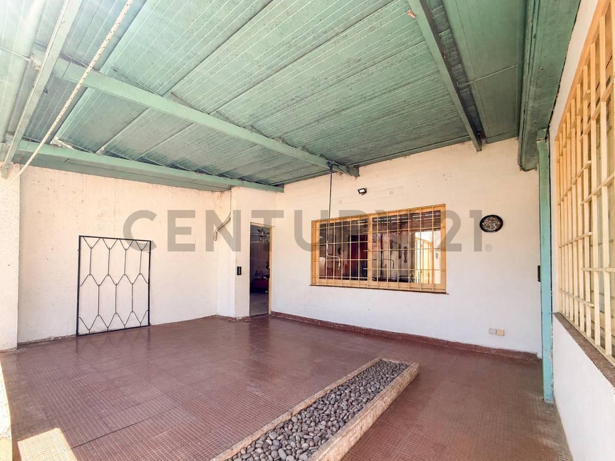 Foto de Casa en venta en La Plata de 3 dormitorios, imagen 3