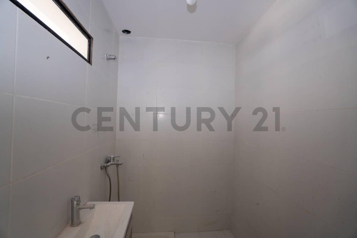 Foto de LOCAL EN VENTA EN LA PLATA A ESTRENAR, imagen 2