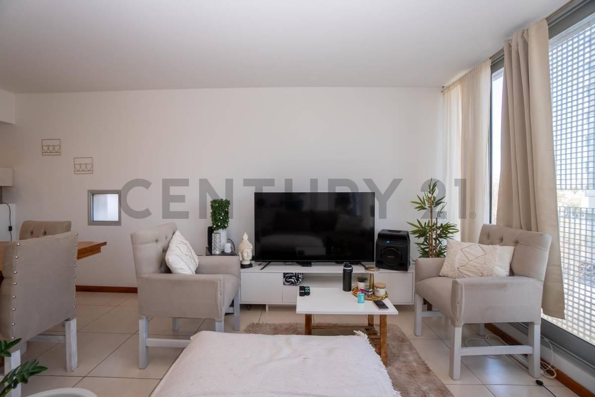 Foto de Departamento en venta, dos dormitorios, cochera, imagen 2