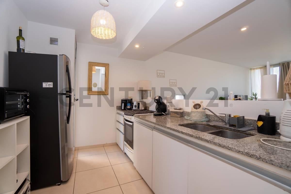 Foto de Departamento en venta, dos dormitorios, cochera, imagen 1