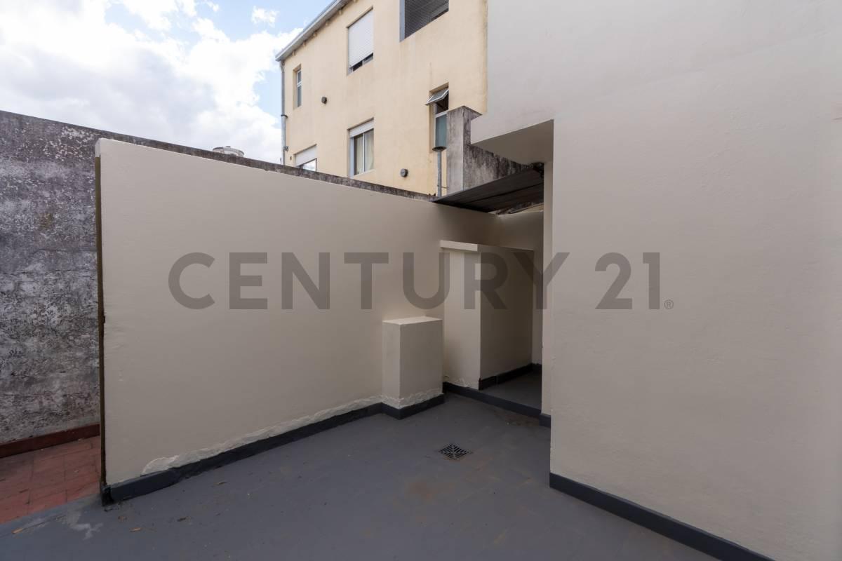 Foto de DEPARTAMENTO PH EN VENTA EN LA PLATA DE 1 DORNITORIO. OPORTUNIDAD, imagen 2
