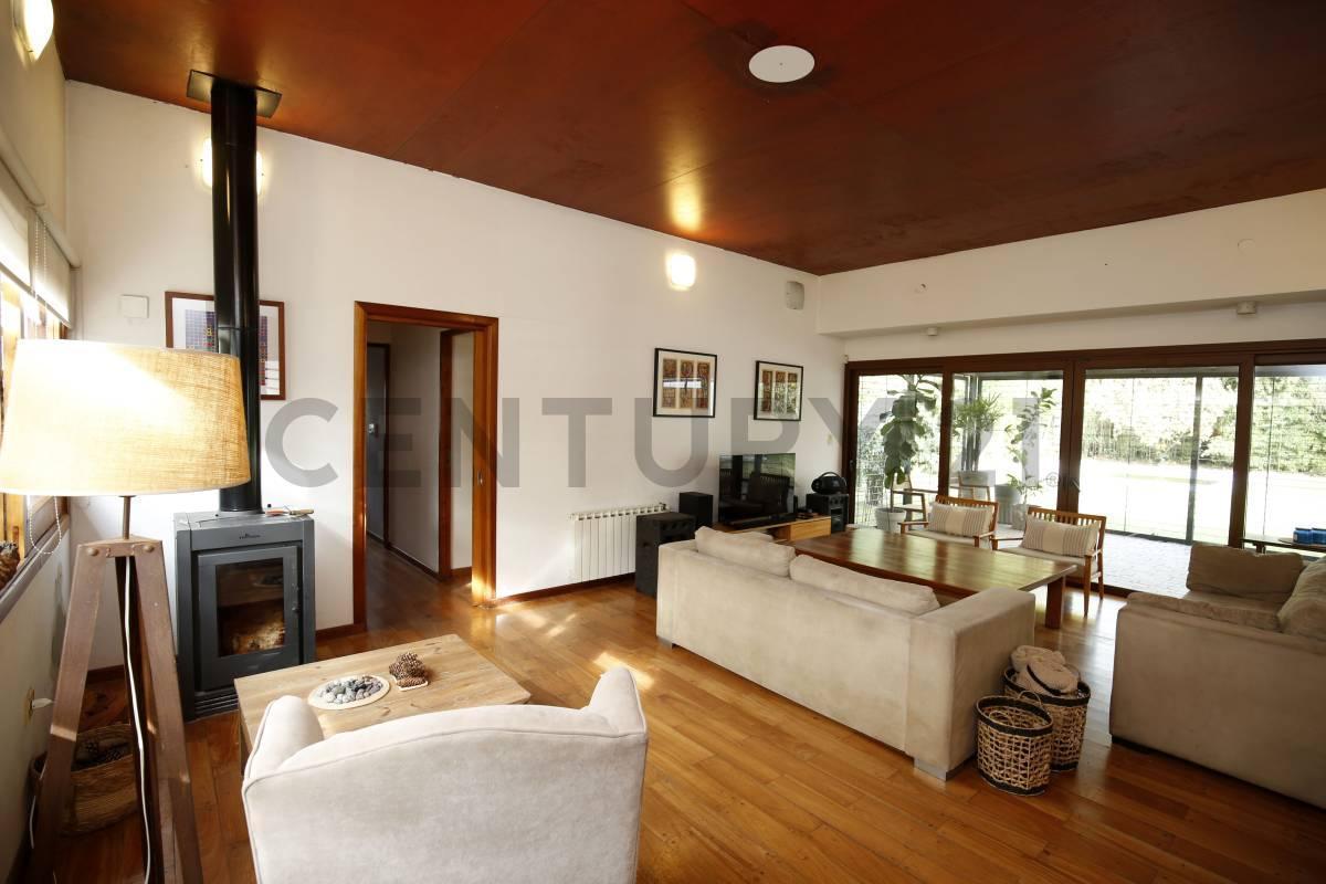 Foto de CASA EN ALQUILER EN GONNET ENTRE CAMINOS DE 5 DORMITORIOS, imagen 1