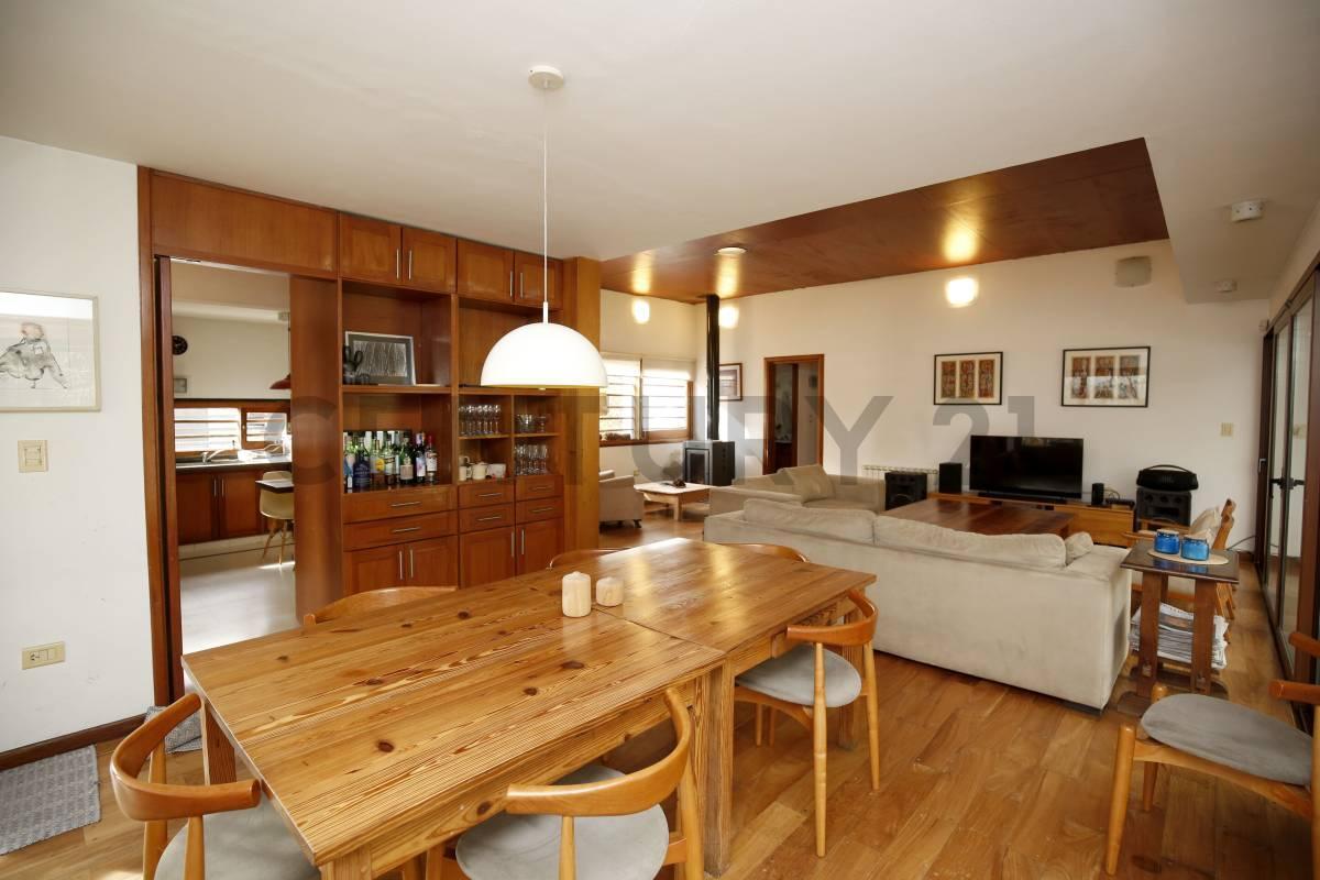 Foto de CASA EN ALQUILER EN GONNET ENTRE CAMINOS DE 5 DORMITORIOS, imagen 4