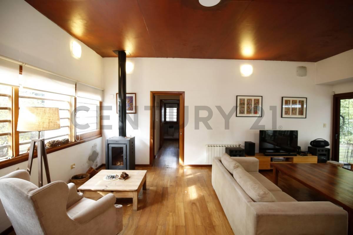 Foto de CASA EN ALQUILER EN GONNET ENTRE CAMINOS DE 5 DORMITORIOS, imagen 3