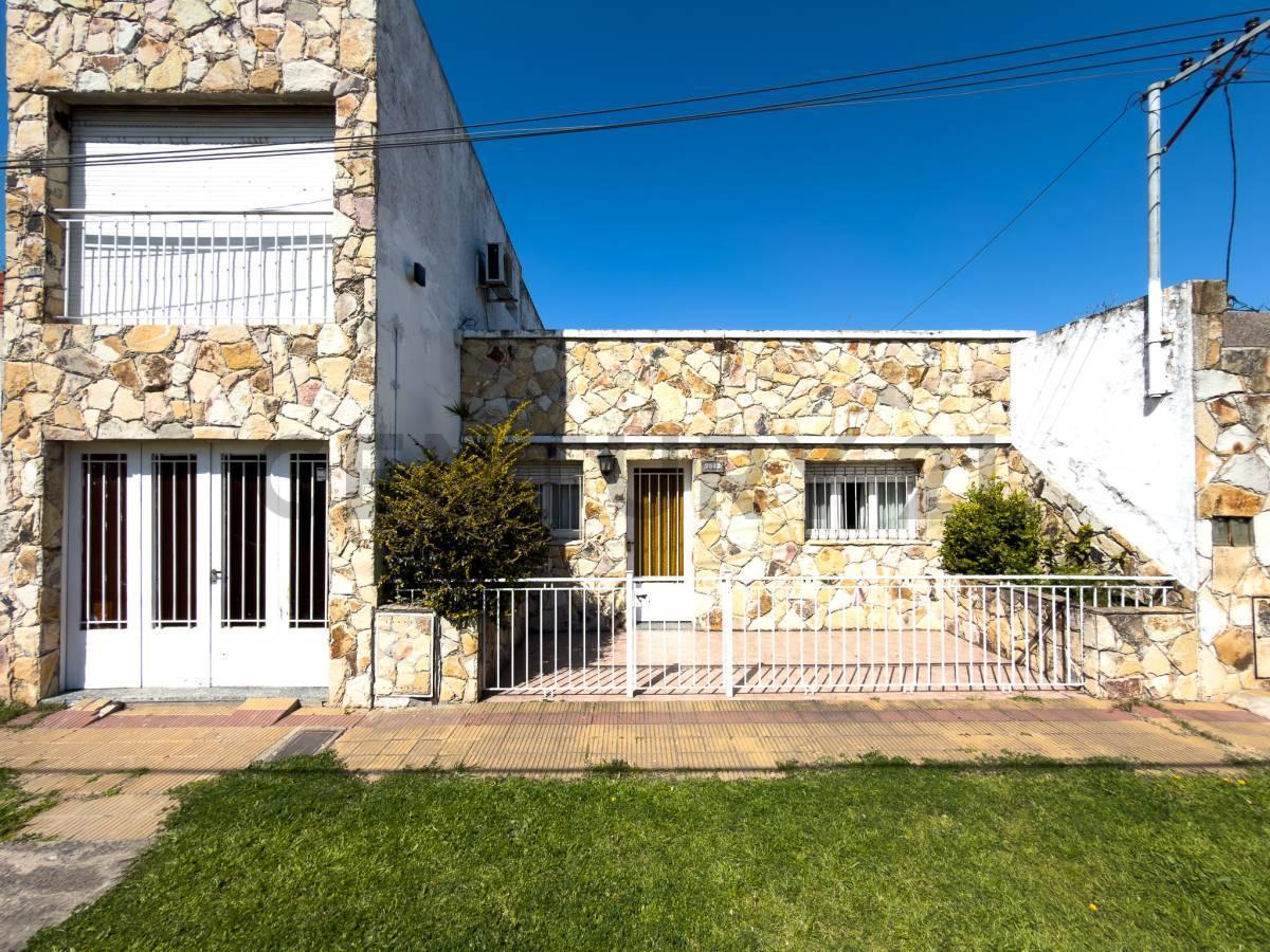 Foto de la propiedad en Calle 67 entre 145 y 146 2512, Los Hornos, La Plata