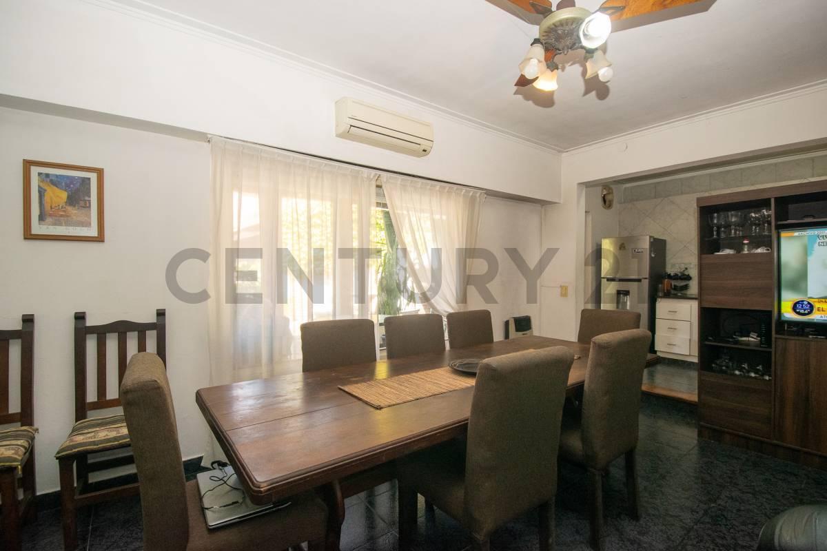 Foto de CASA EN VENTA EN LOS HORNOS 5 DORMITORIOS CON PARQUE PARRILLA QUINCHO, imagen 3