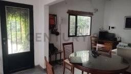 Foto de CASA EN ALQUILER EN LA PLATA DE 2 DORMITORIOS Y PILETA, imagen 1