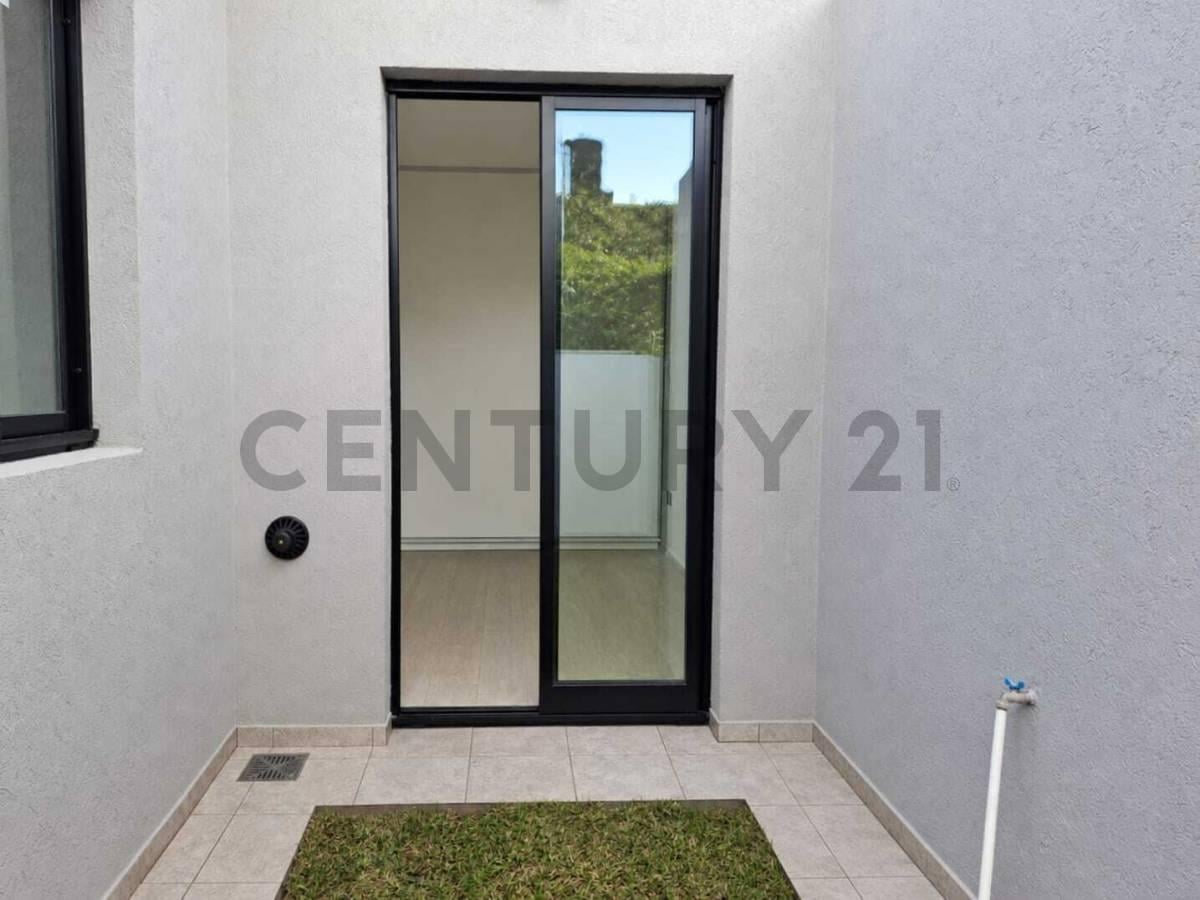 Foto de PH EN VENTA EN LA PLATA A ESTRENAR DE 2 DORMITORIOS CON PATIO Y PARRILLA, imagen 5