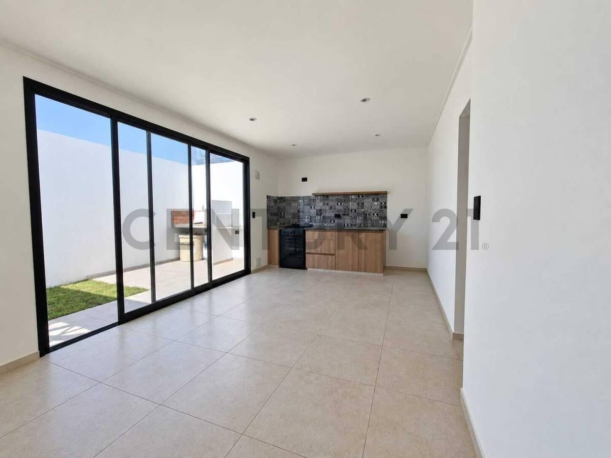 Foto de PH EN VENTA EN LA PLATA A ESTRENAR DE 2 DORMITORIOS CON PATIO Y PARRILLA, imagen 1