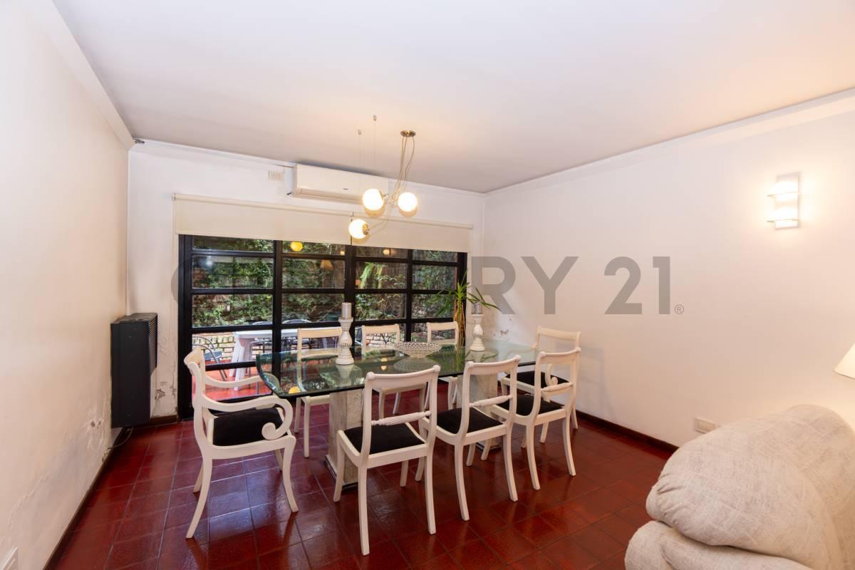 Foto de Casa en venta en La Plata de 4 dormitorios, escritorio y playroom, imagen 4