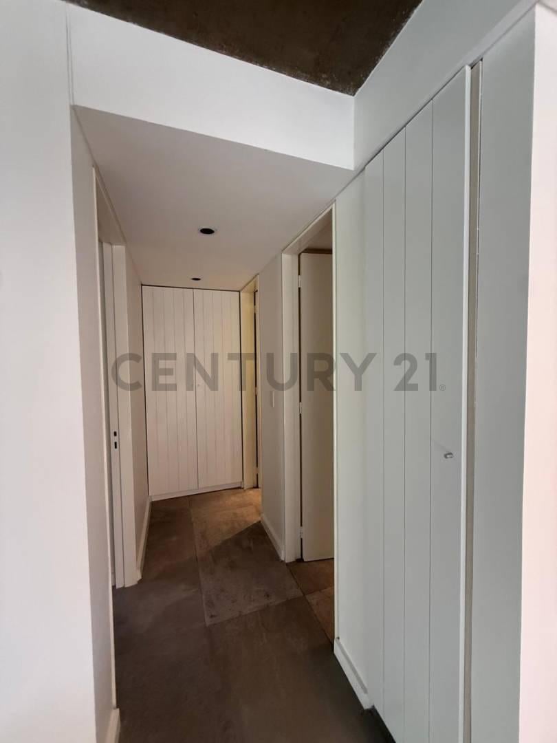Foto de departamento en alquiler de un dormitorio con cochera City Bell, imagen 1