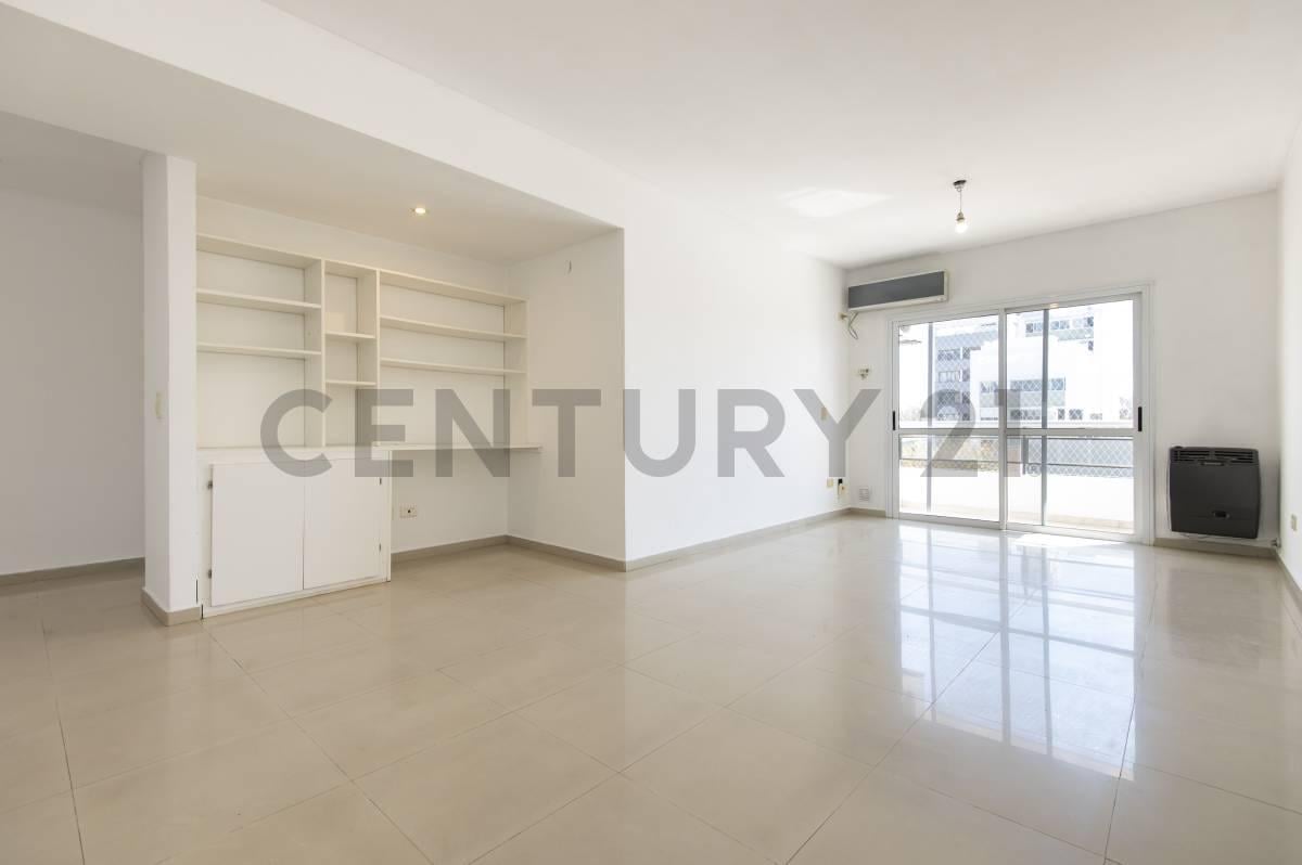 Foto de DEPARTAMENTO EN VENTA EN LA PLATA DE 2 DORMITORIOS CON COCHERA, imagen 3