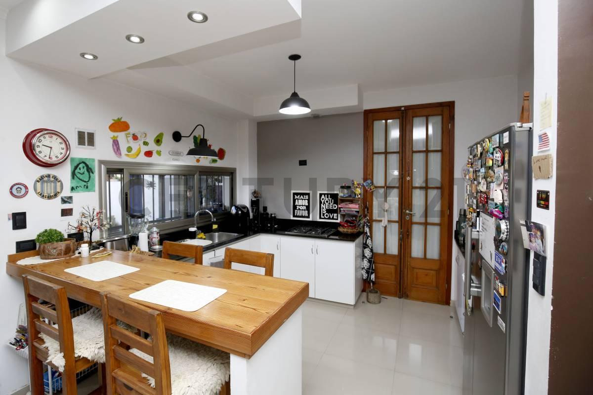 Foto de Casa en venta en Villa Elisa, imagen 1